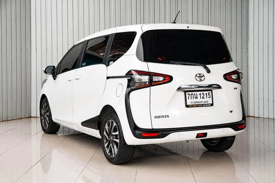 2018 Toyota Sienta II 3