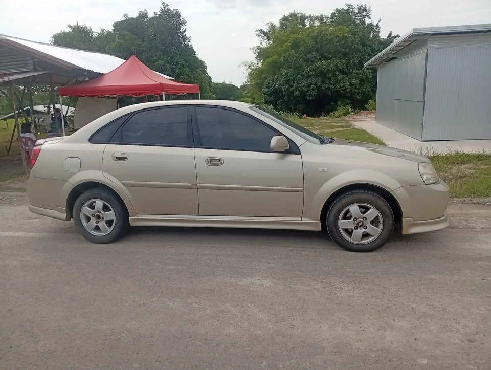 2003 Chevrolet Optra 3