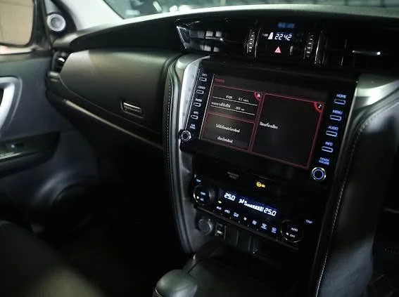 2022 Toyota Fortuner II 2