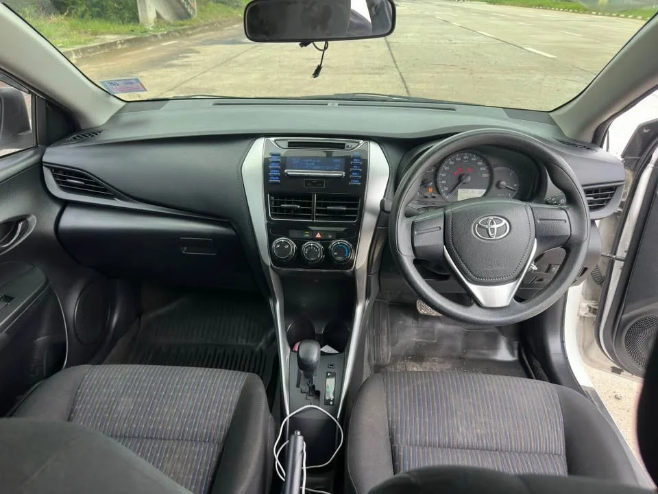 2017 Toyota Yaris ATIV III 2
