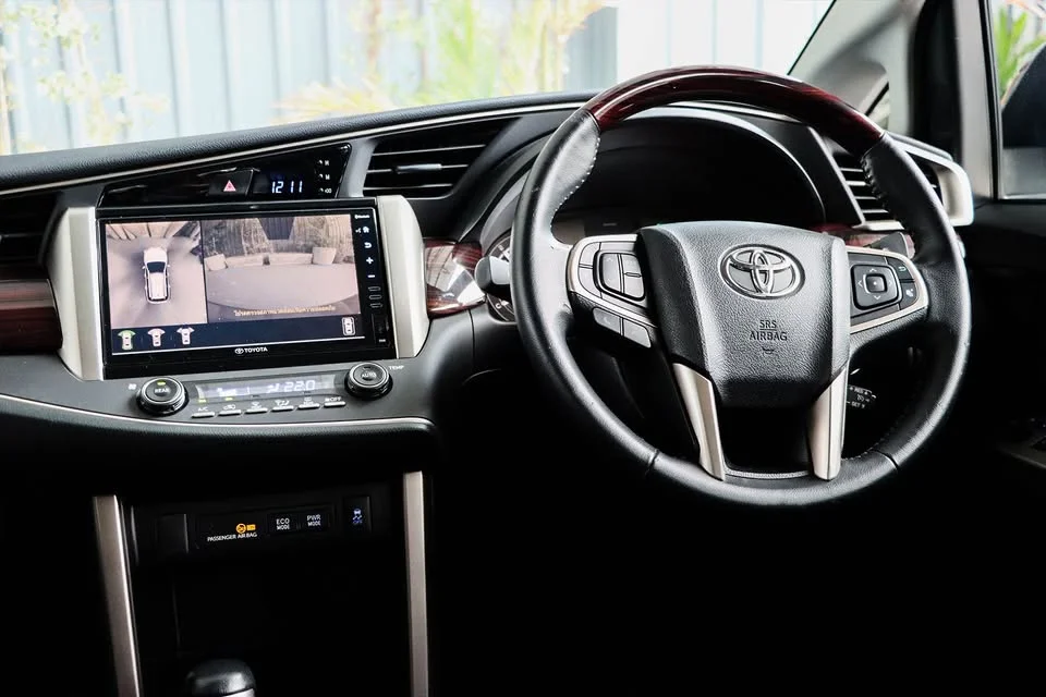 2022 Toyota Innova II 2