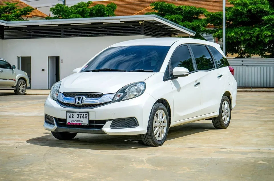 2015 Honda Mobilio II 2