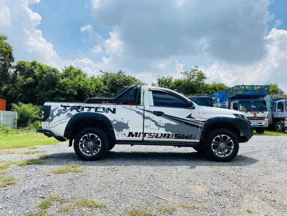 2022 Mitsubishi Triton V 3