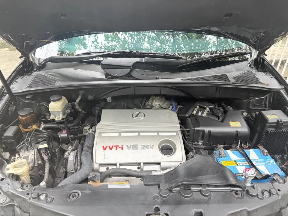 2004 Toyota Harrier II 3