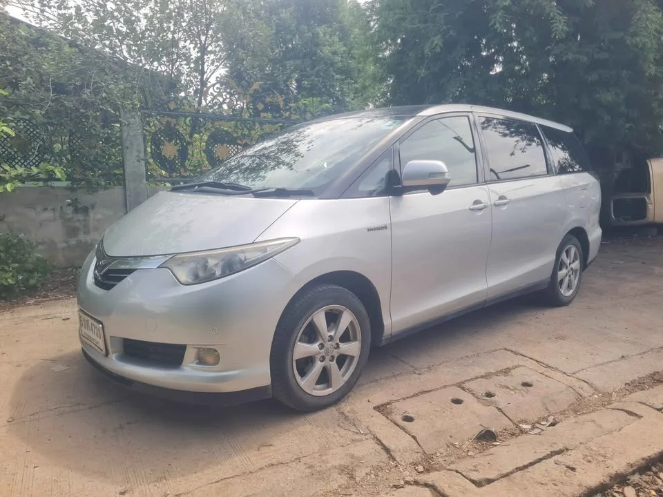 2007 Toyota Estima III 2