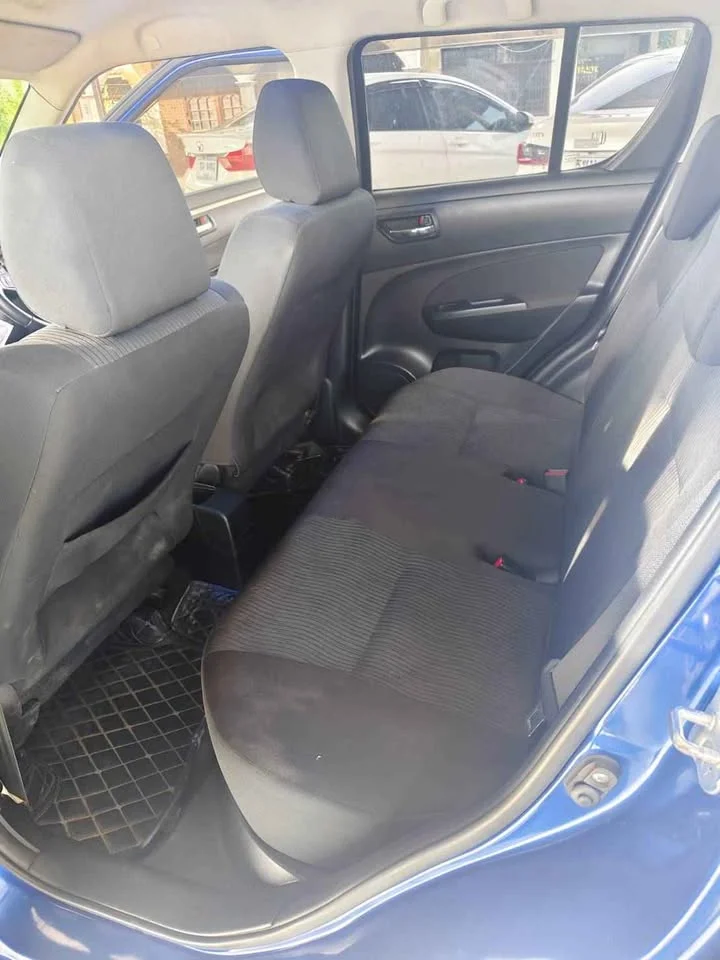 2013 Suzuki Swift II 3
