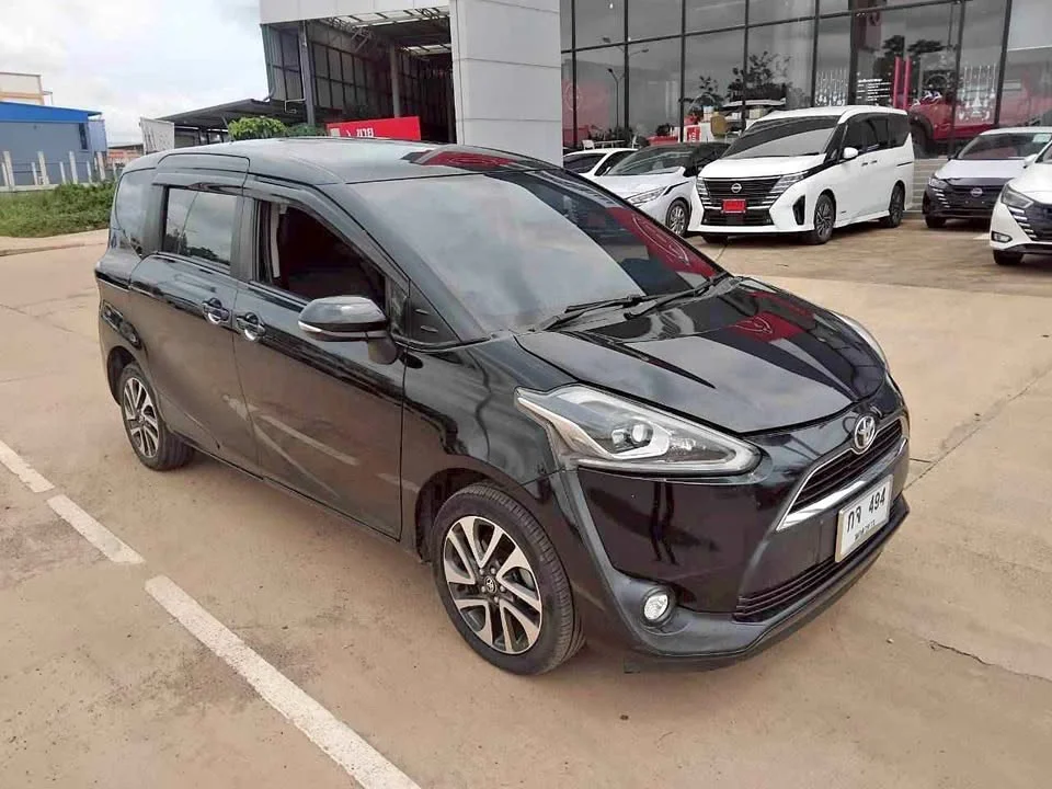 2017 Toyota Sienta II 2