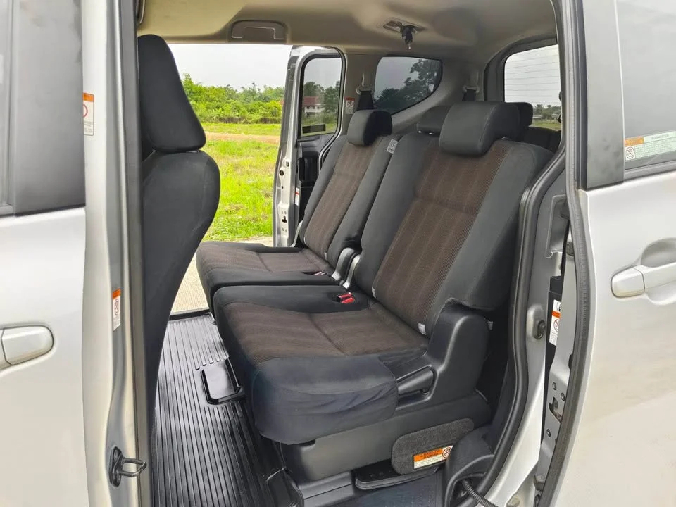 2017 Toyota Sienta II 3