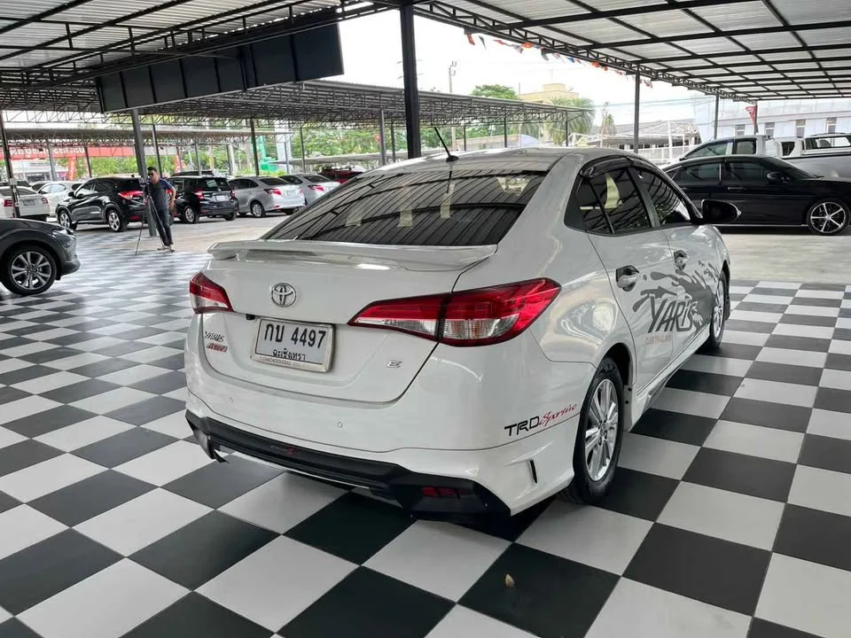 2018 Toyota Yaris ATIV III 3