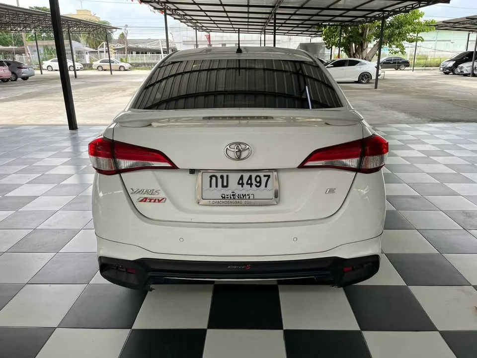 2018 Toyota Yaris ATIV III 2