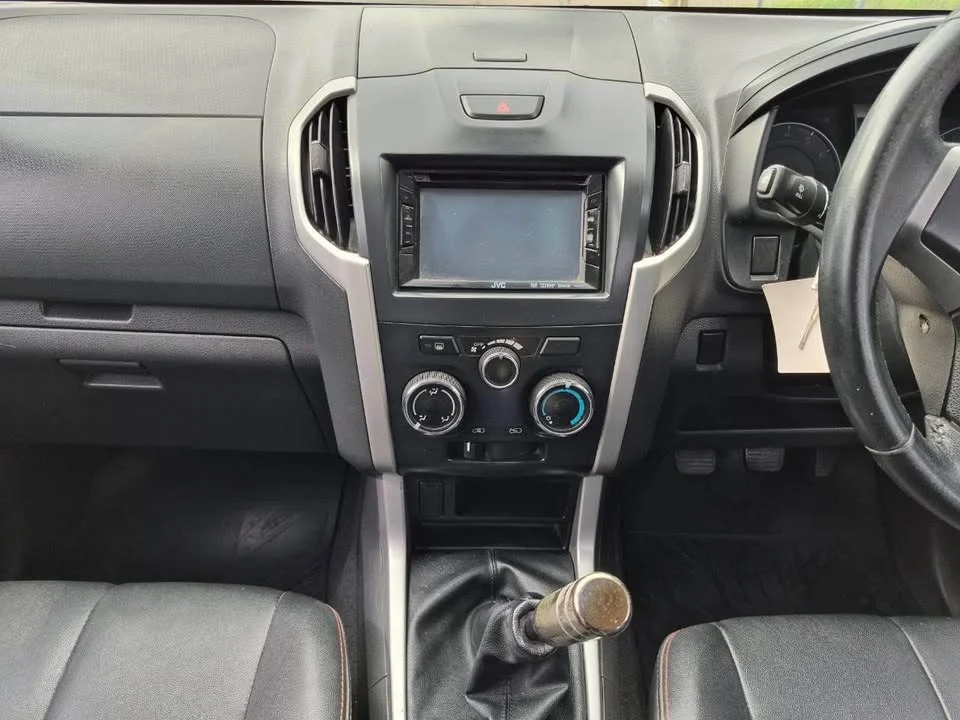 2015 Isuzu D-Max II (RT) 3