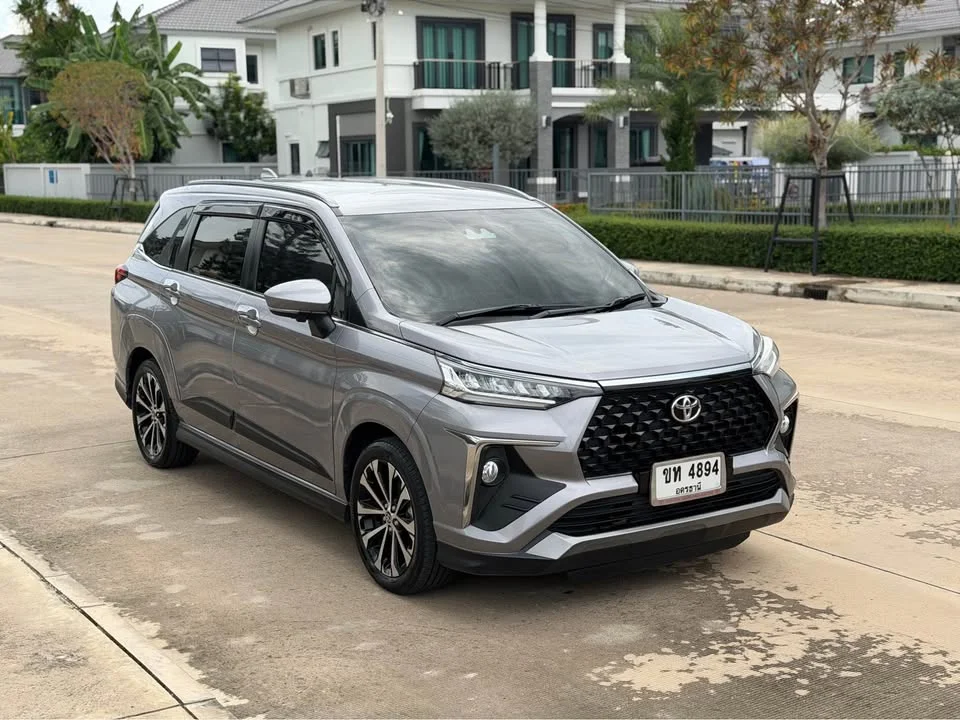 2023 Toyota Veloz III 2