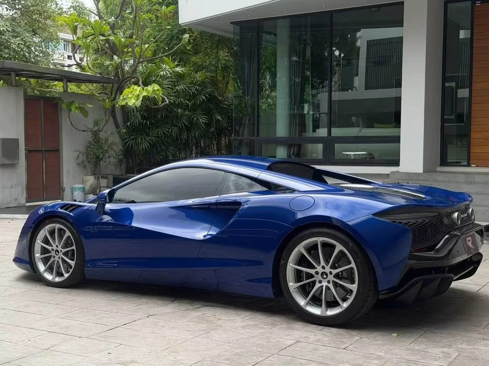 2023 McLaren Artura 2