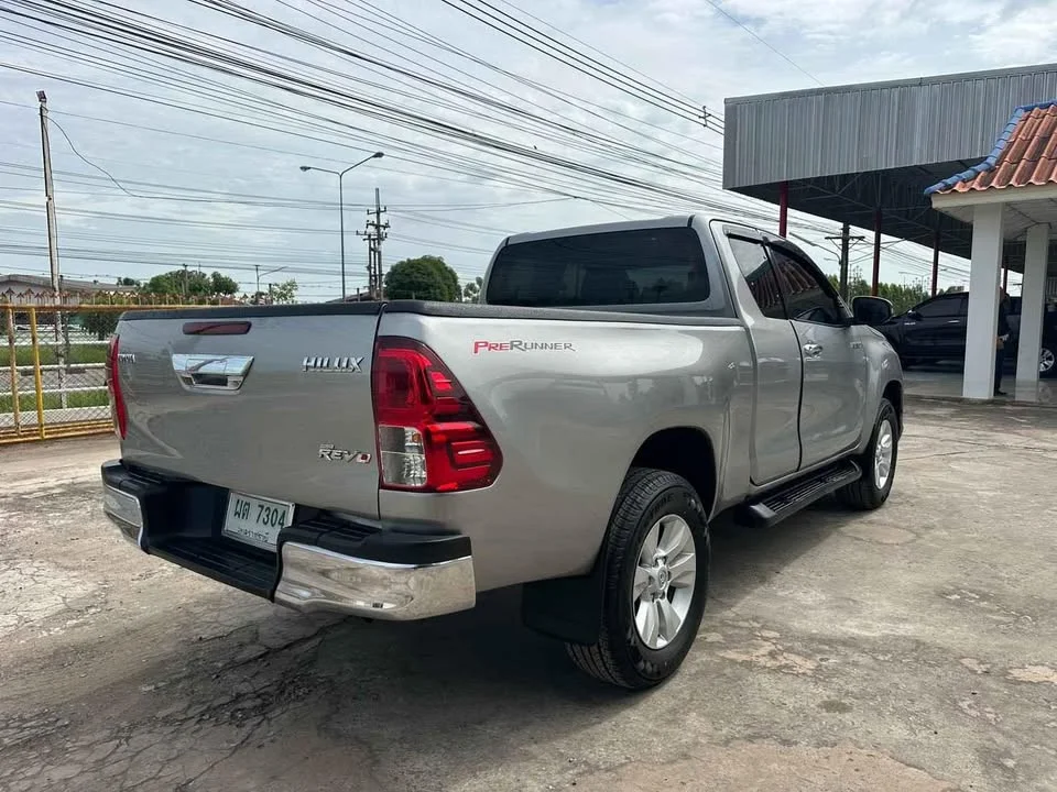 2019 Toyota Hilux VIII 2
