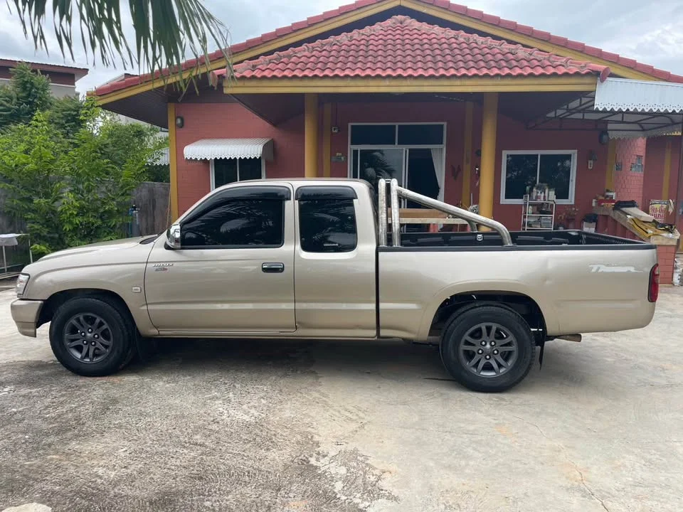 2003 Toyota Hilux Tiger VI 3
