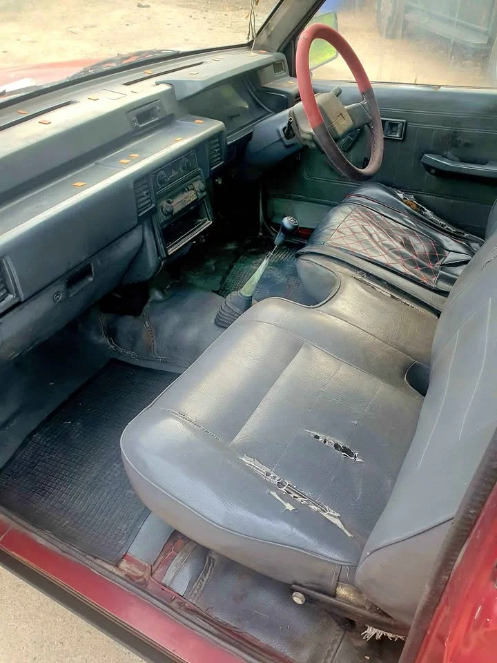 1993 Mitsubishi Triton II 2