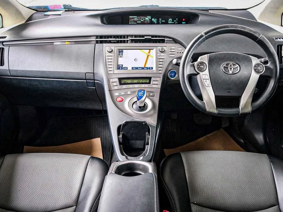 2013 Toyota Prius III 3