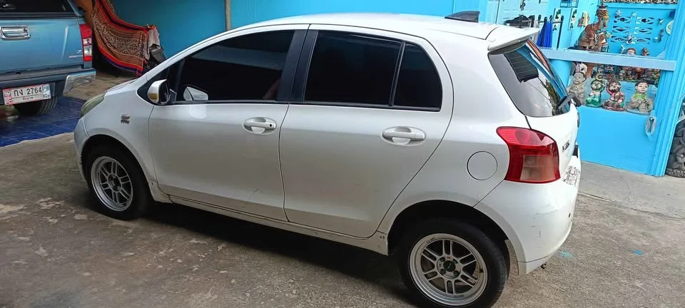 2006 Toyota Yaris II 2