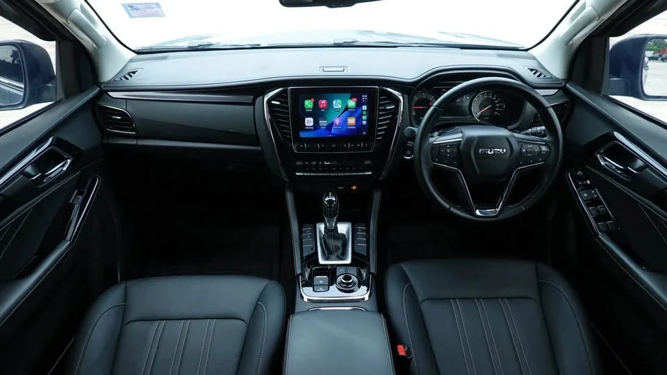 2023 Isuzu MU-X II 2