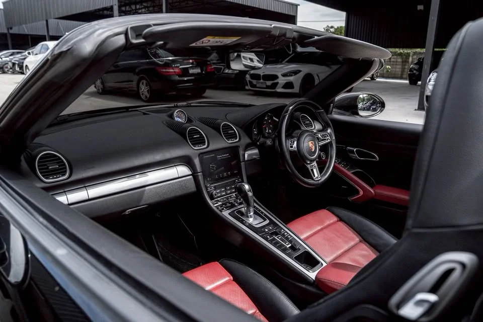2019 Porsche 718 Boxster and Cayman IV 2