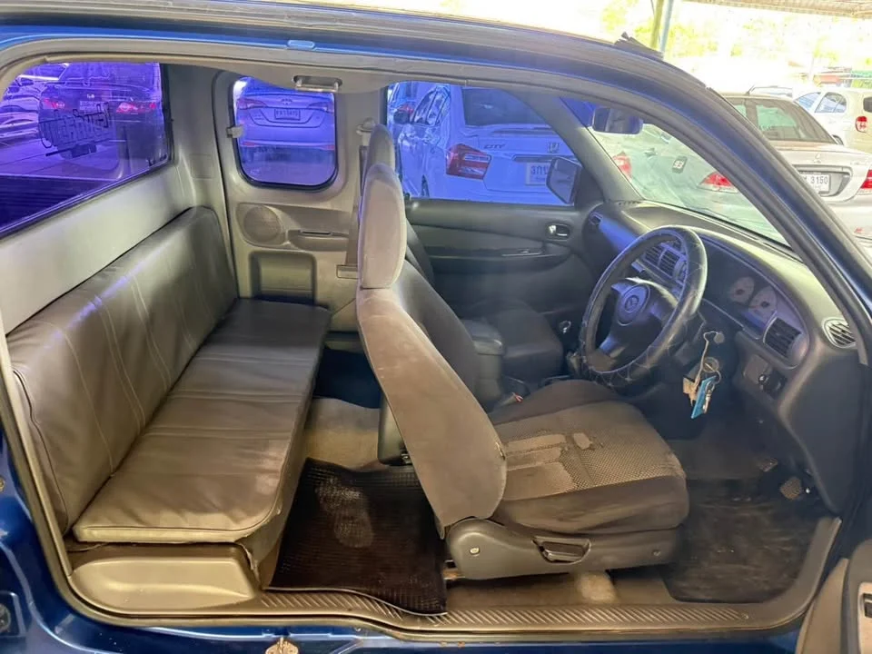 2005 Mazda 2500 Fighter V 2