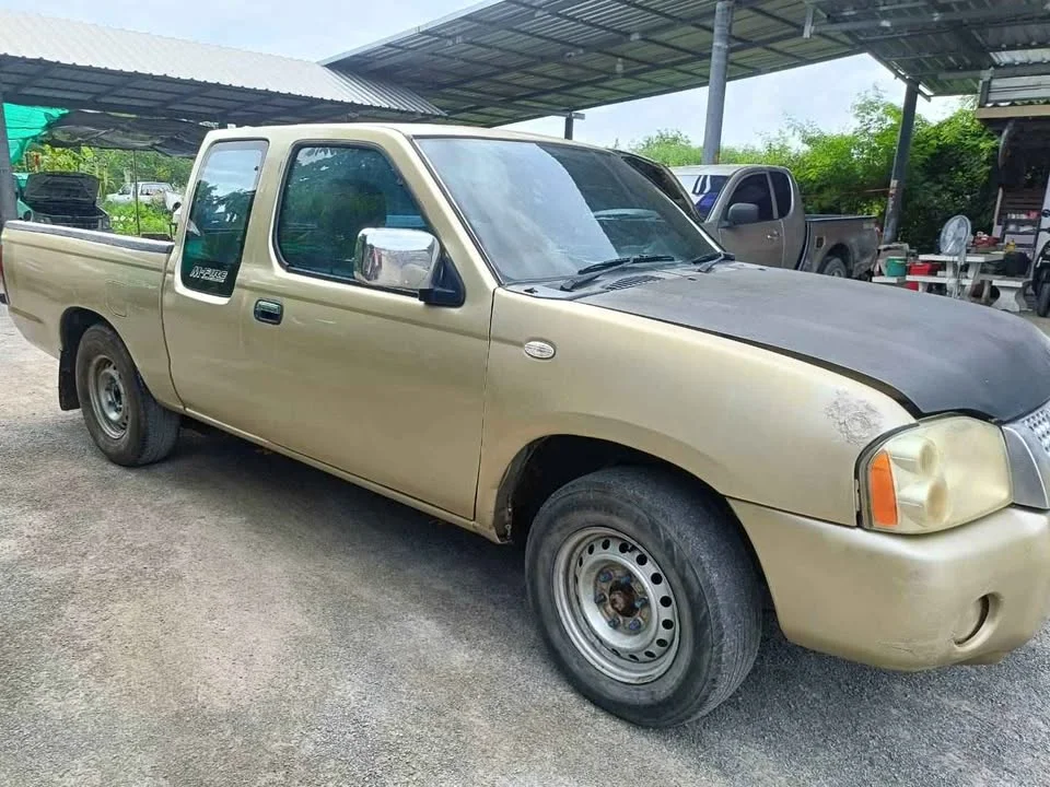 2005 Nissan Frontier I 2