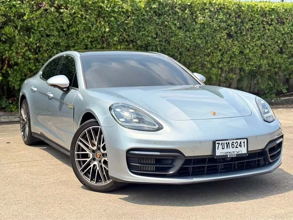 2021 Porsche Panamera II 2