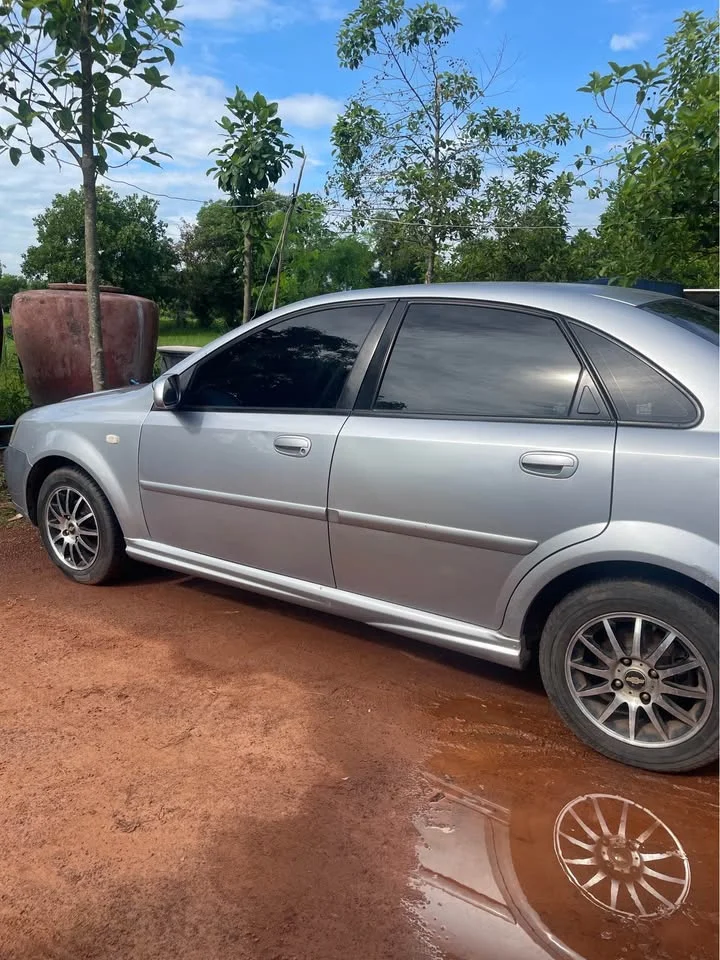 2004 Chevrolet Optra 2