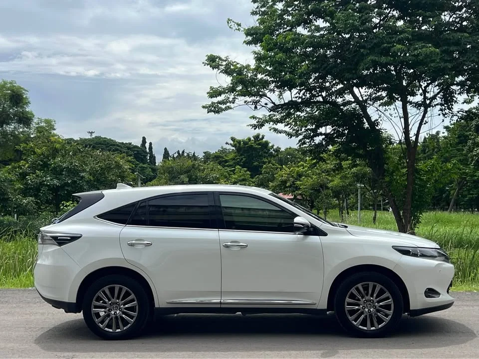 2015 Toyota Harrier III 3