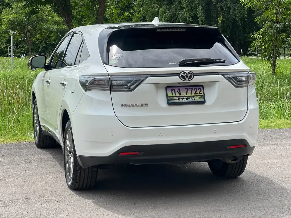 2015 Toyota Harrier III 2