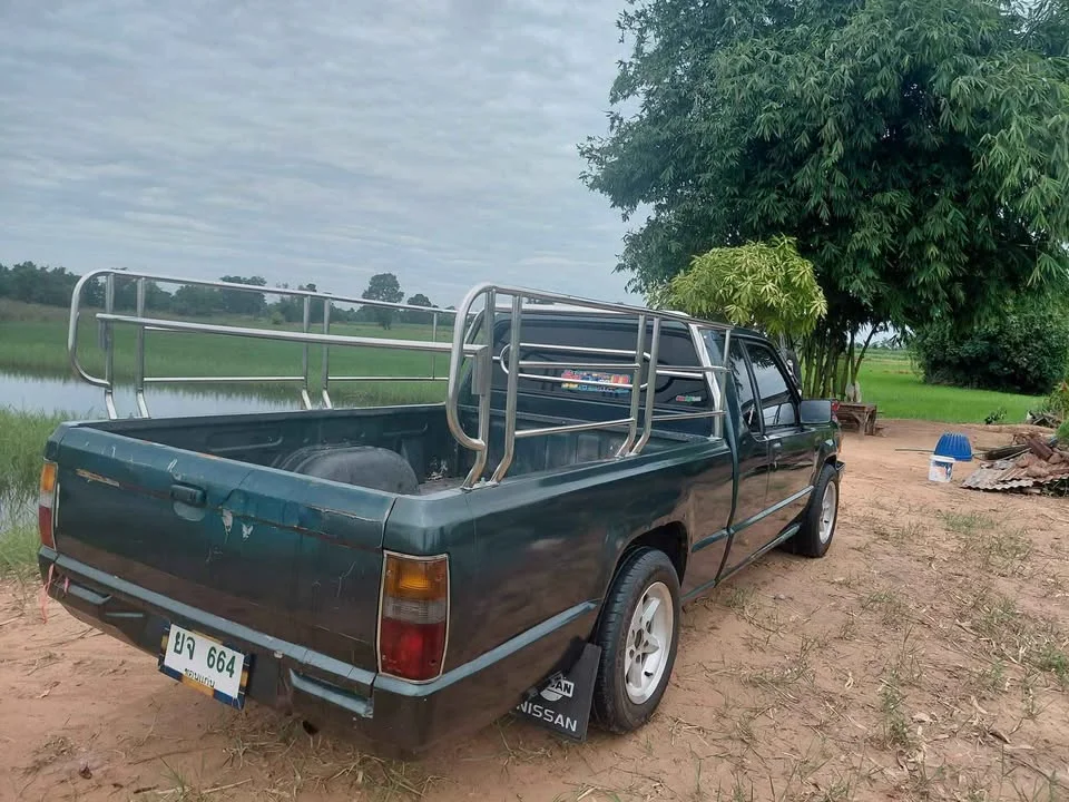 1995 Mitsubishi Triton II 3