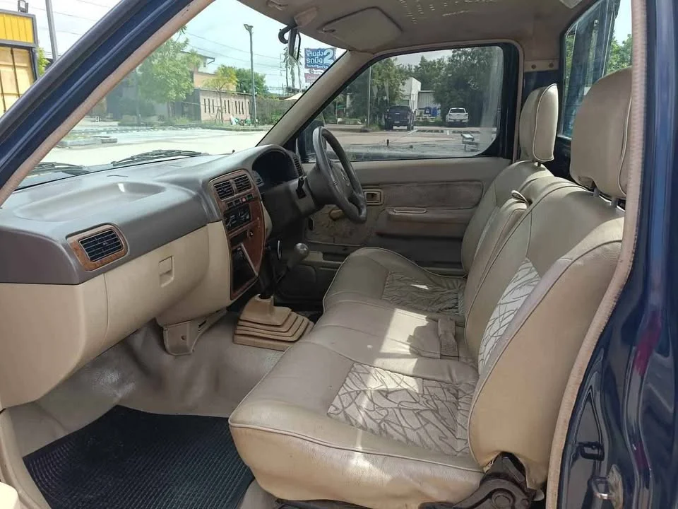 2004 Nissan Frontier I 2