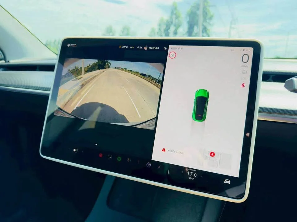 2023 Tesla Model Y 2