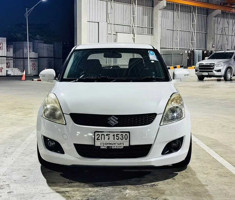 2013 Suzuki Swift II 3