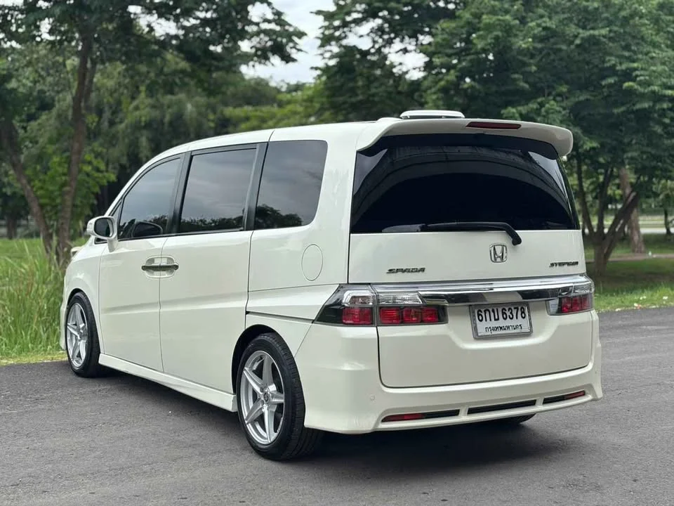 2007 Honda Stepwgn III 2
