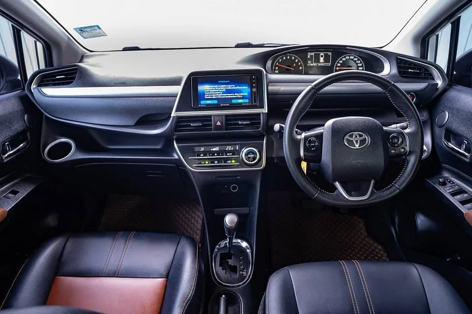 2018 Toyota Sienta II 3