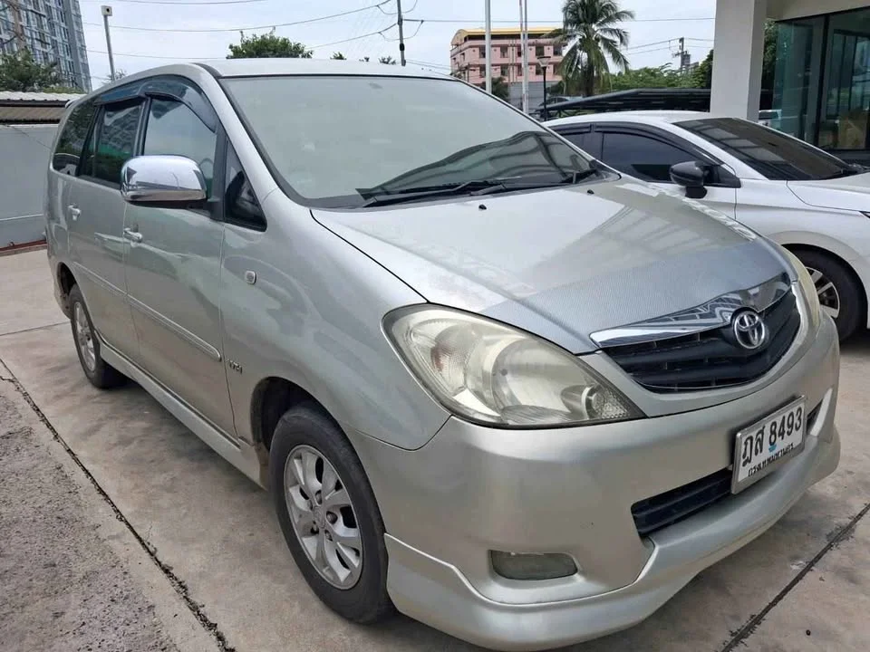 2010 Toyota Innova I 3