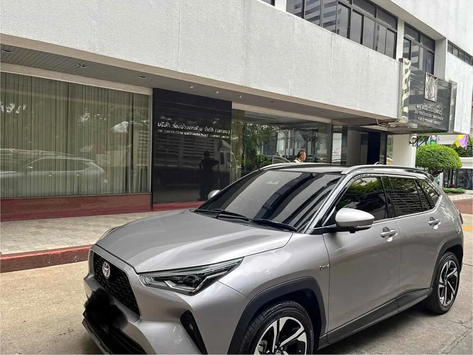 2025 Toyota Yaris Cross AC200 3