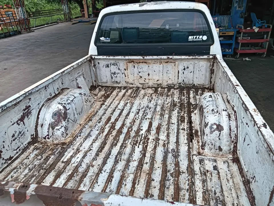 1993 Mitsubishi Triton II 3