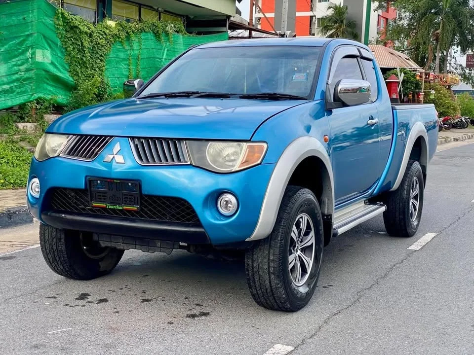 2008 Mitsubishi Triton IV 2