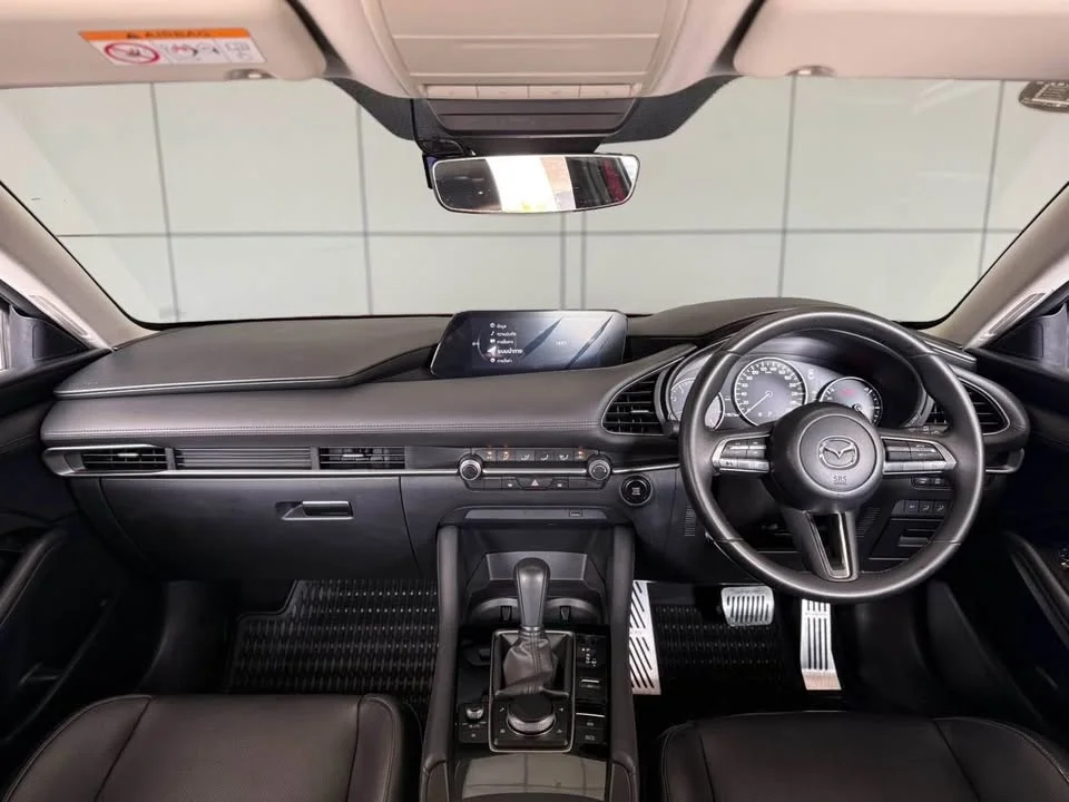 2019 Mazda 3 IV 3