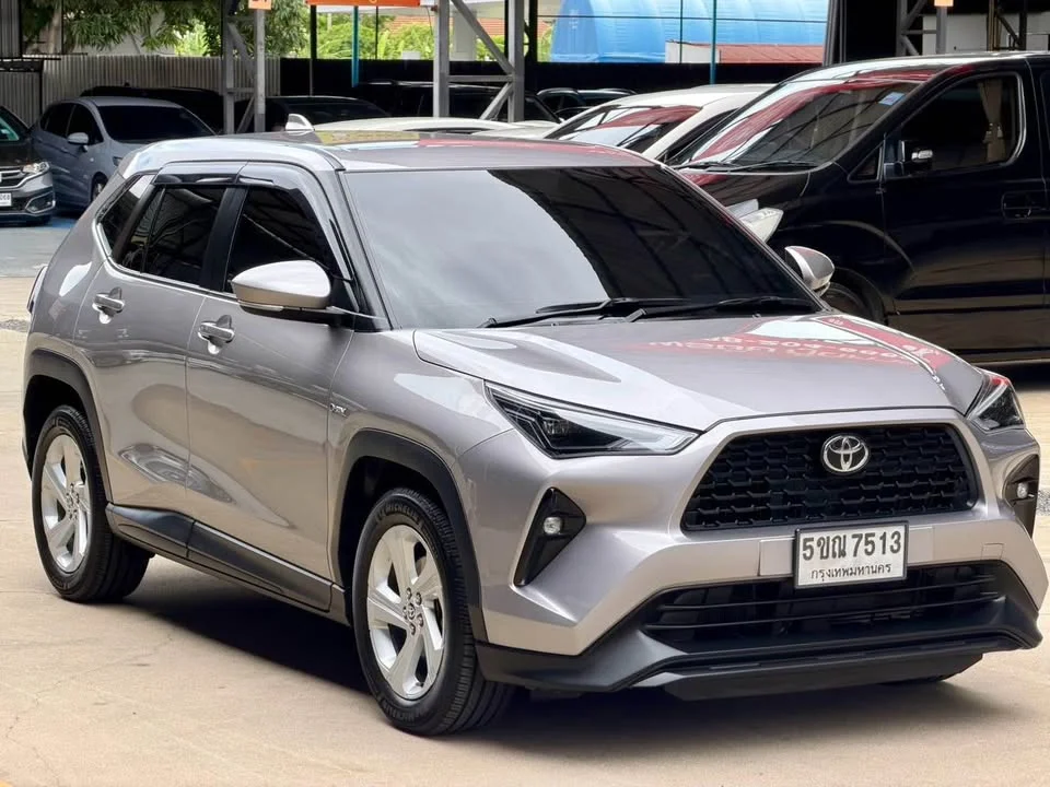 2024 Toyota Yaris Cross AC200 3