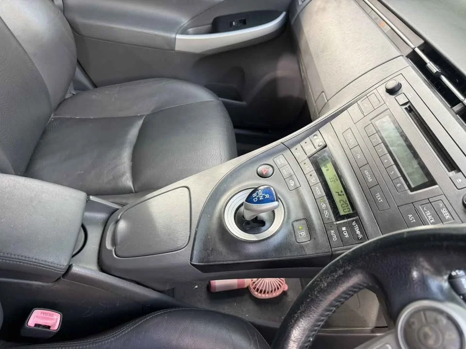 2012 Toyota Prius III 2