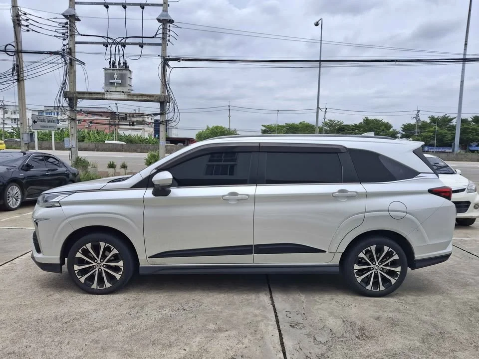 2022 Toyota Veloz III 2