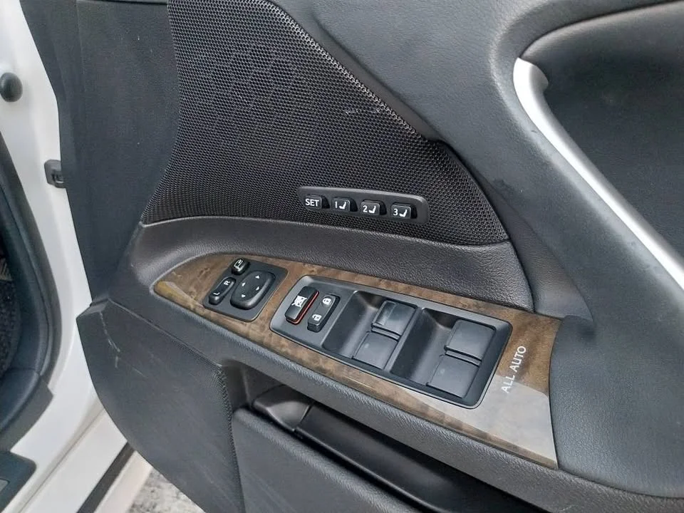2011 Lexus IS II 3