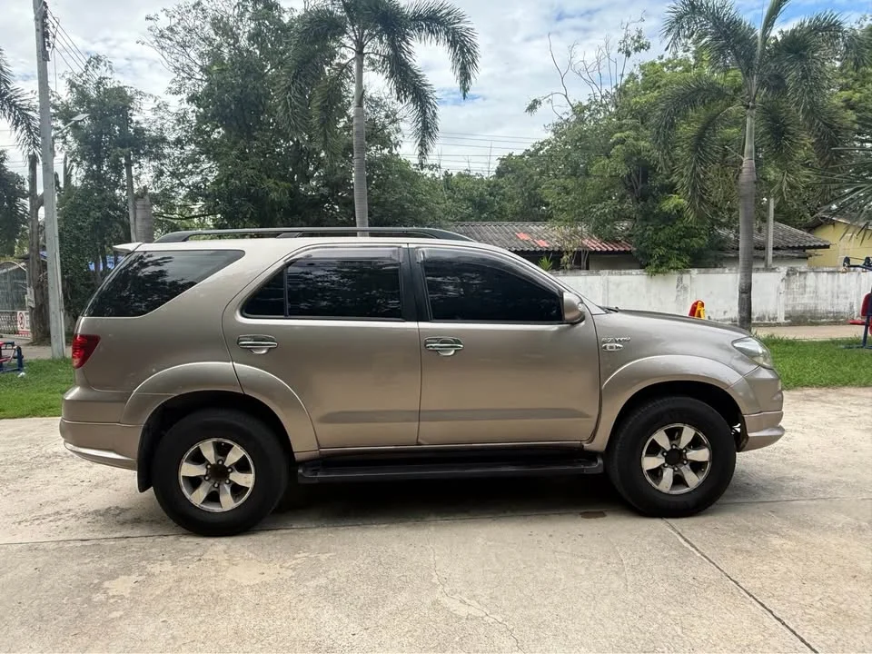 2006 Toyota Fortuner I 3