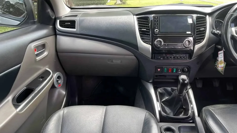 2016 Mitsubishi Triton V 3