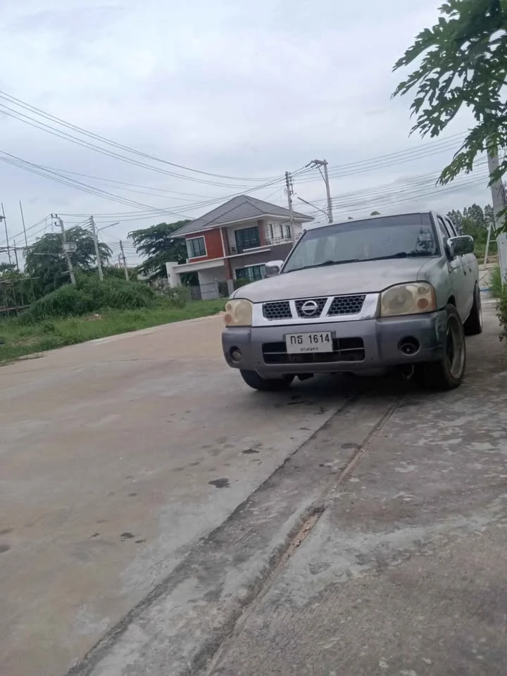 2010 Nissan Frontier I 2
