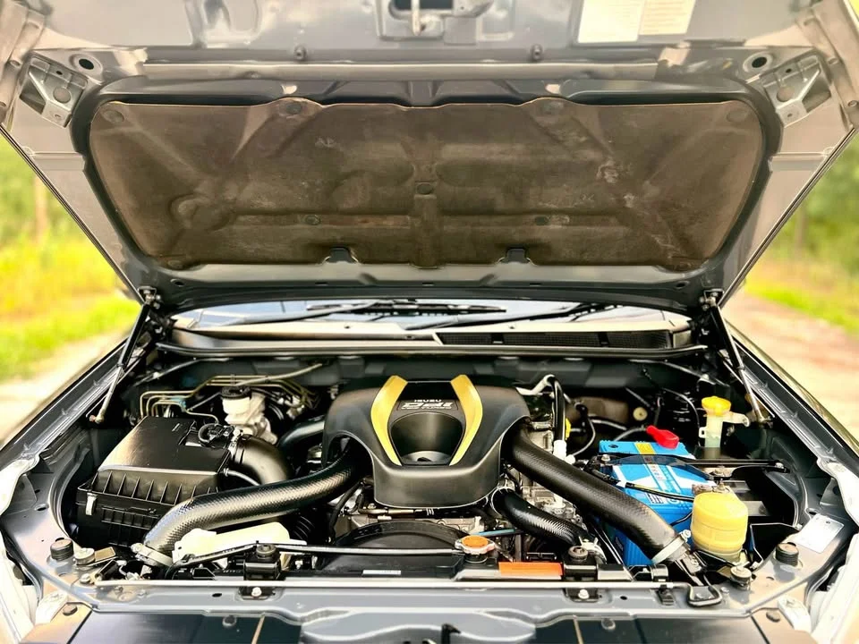 2013 Isuzu MU-X I 2