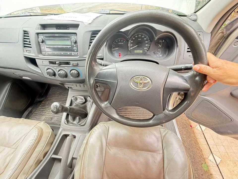 2012 Toyota Hilux VII 2